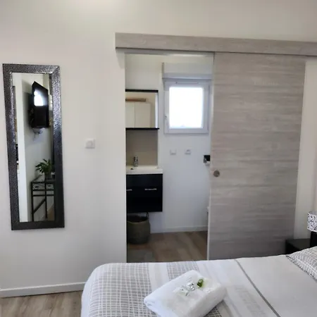 Appartement équipé à *